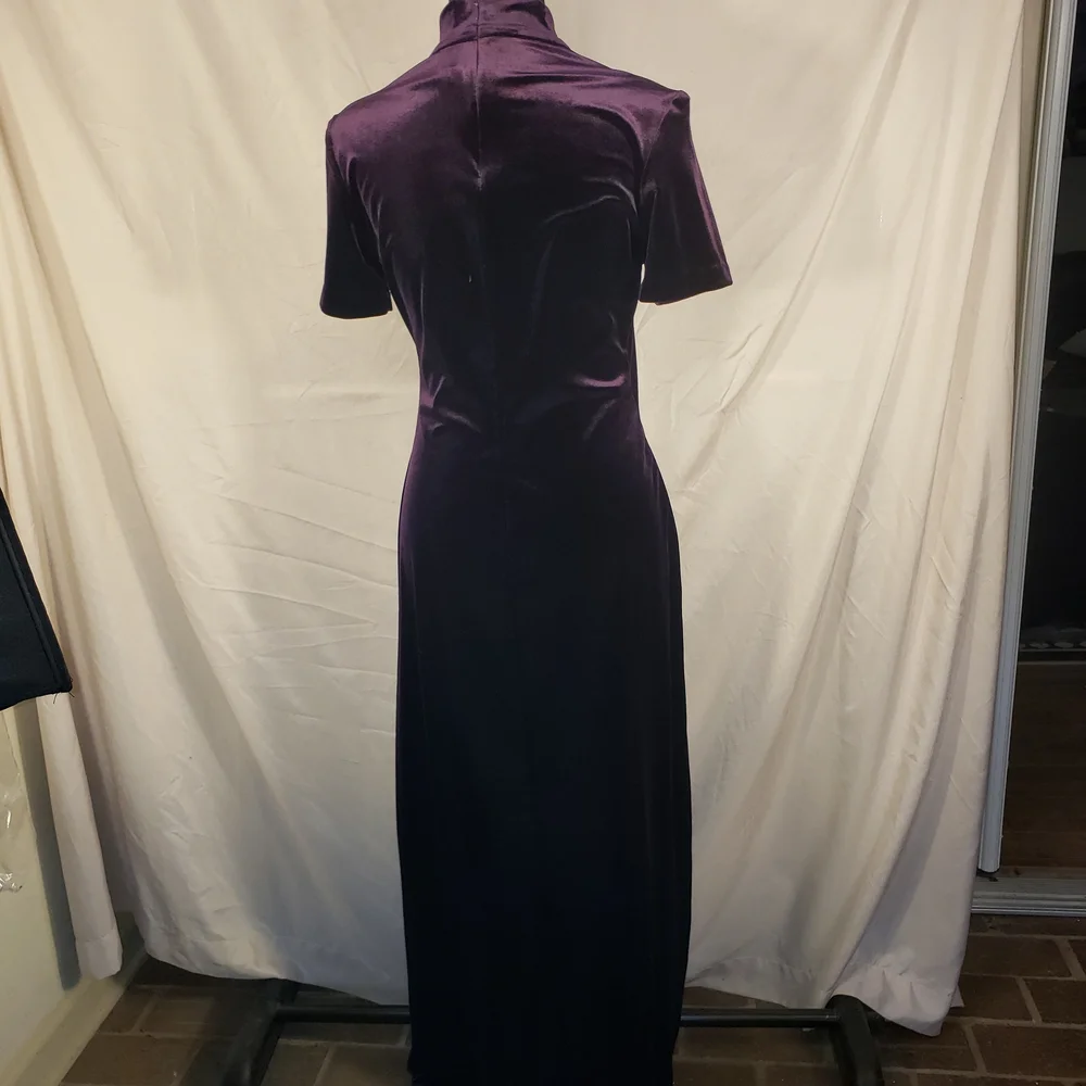 Luxurious MICA Velvet Grunge #90s Short Sleeve Maxi Dress in Deep Purple - 10 - Picture 6 of 6